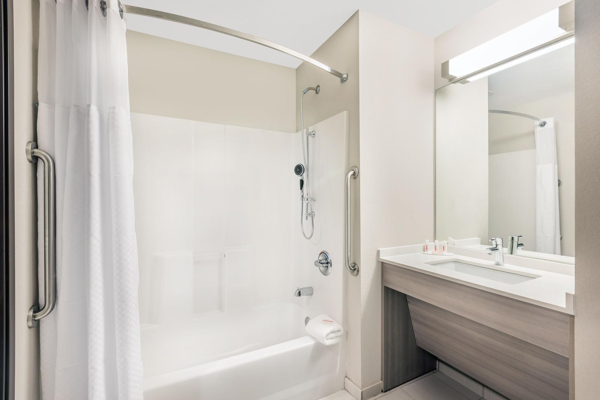 Microtel Inn & Suites By Wyndham Perry Buitenkant foto